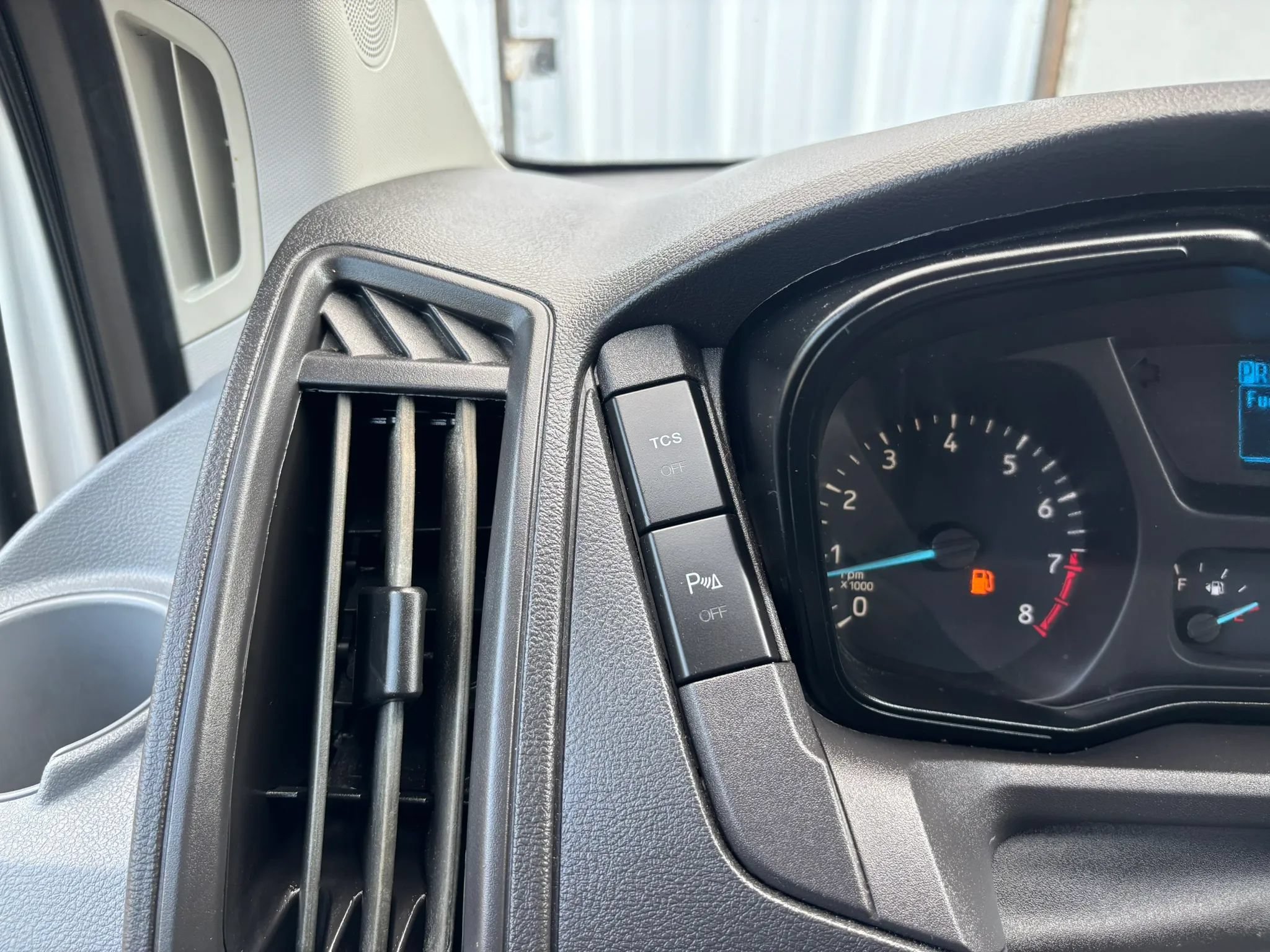 Used 2018 Ford Transit 150 XL RWD image 19