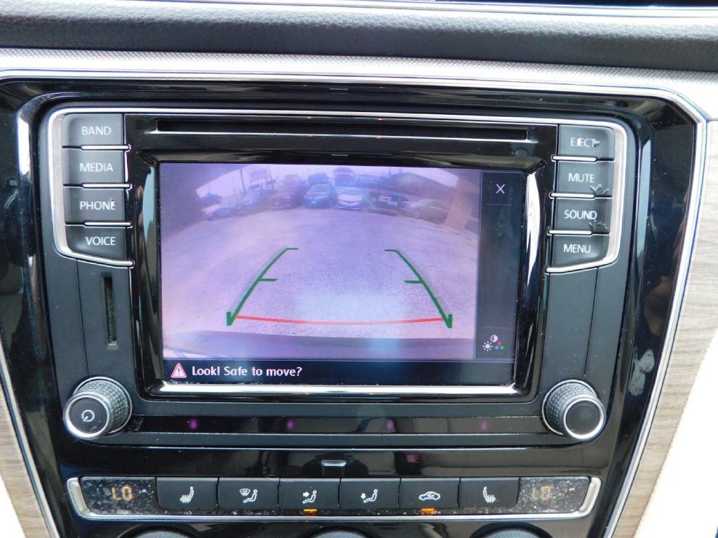 Used 2016 Volkswagen Passat 1.8T SE w/ Lighting Package (P06) image 31