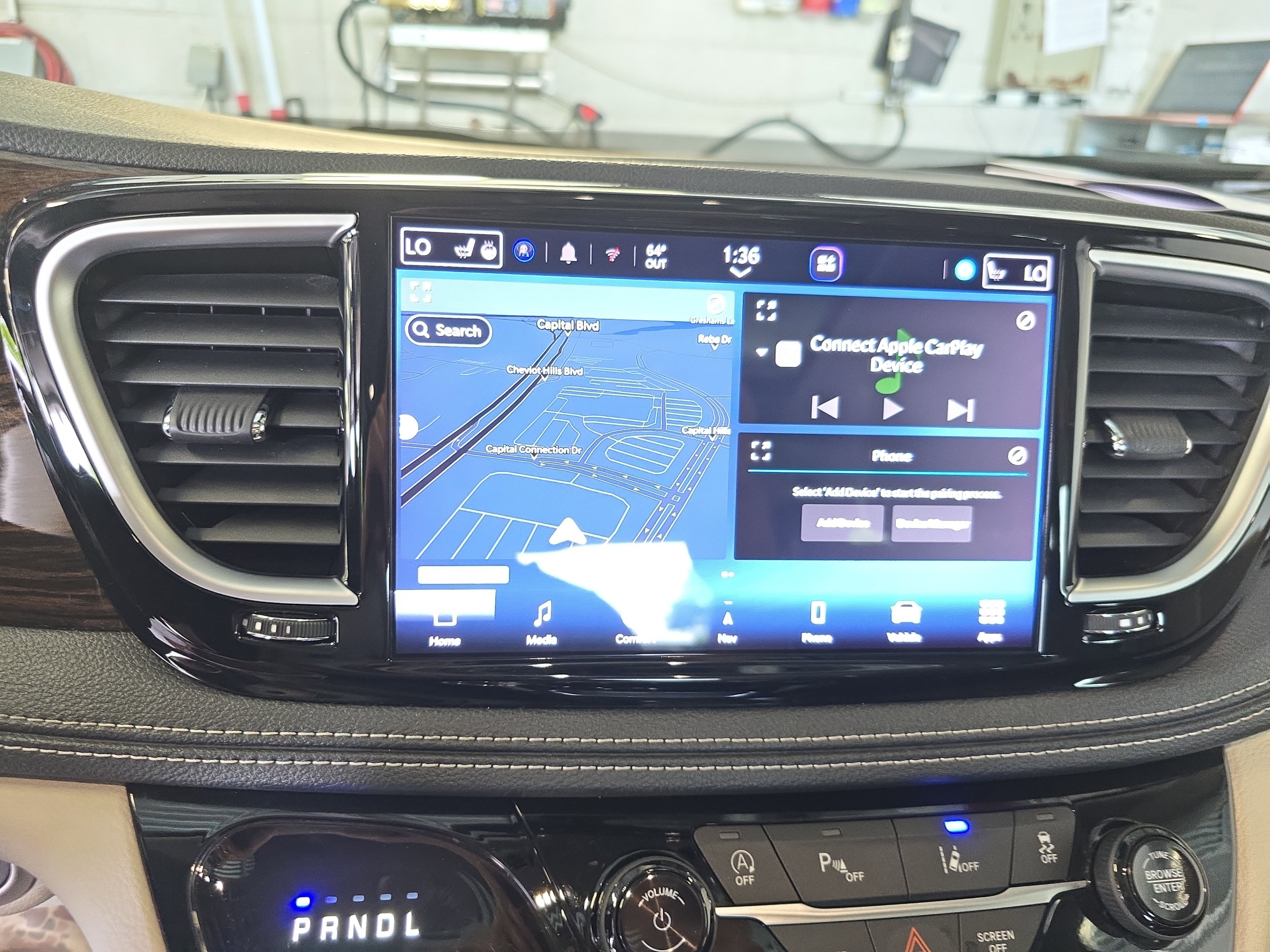 Used 2023 Chrysler Pacifica Limited FWD image 19