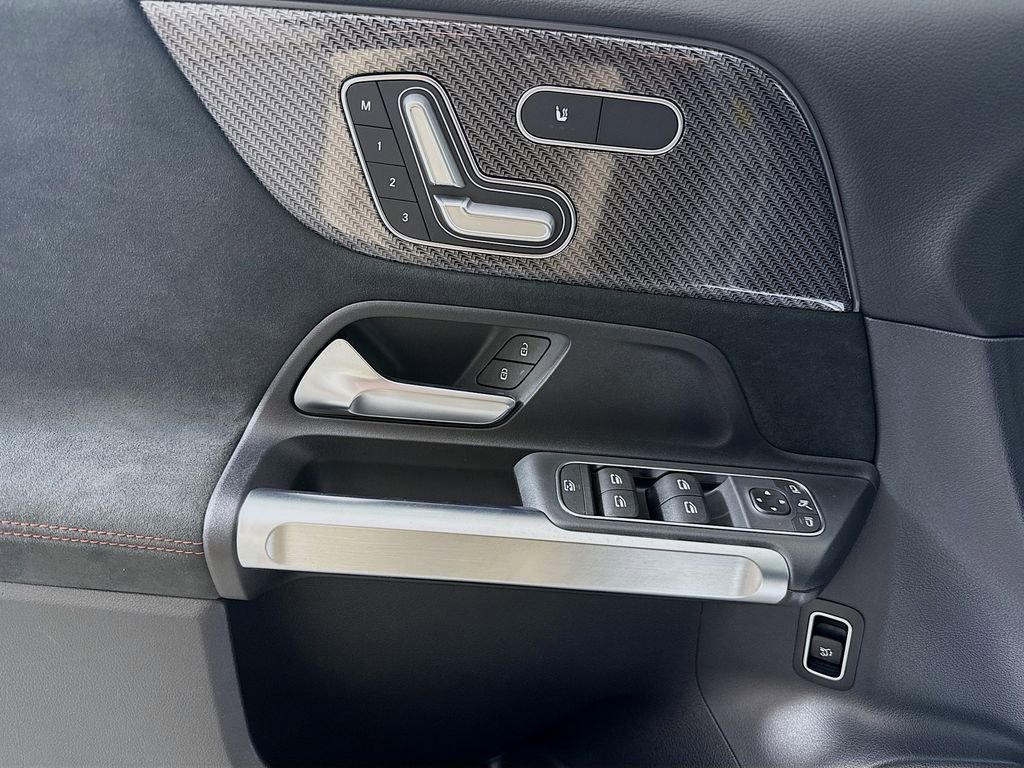 Used 2024 Mercedes-Benz GLB 35 AMG 4MATIC w/ Exclusive Package image 18