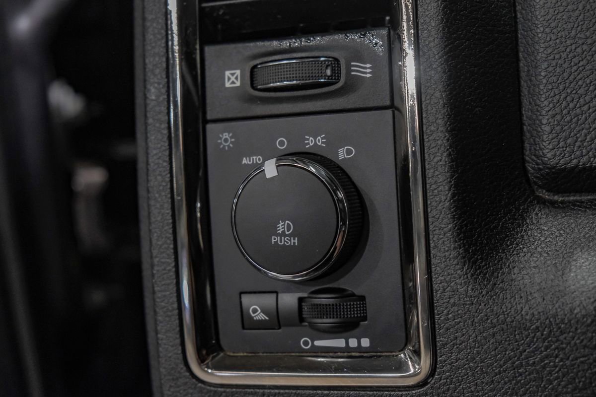 Used 2018 RAM 2500 Big Horn w/ Sport Appearance Group image 27