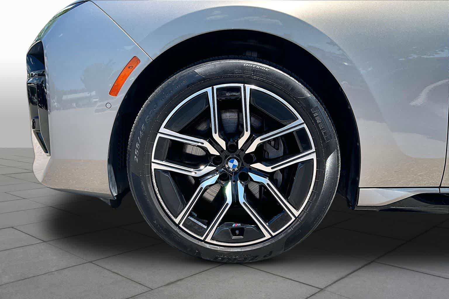 Certified 2025 BMW 740i RWD image 10