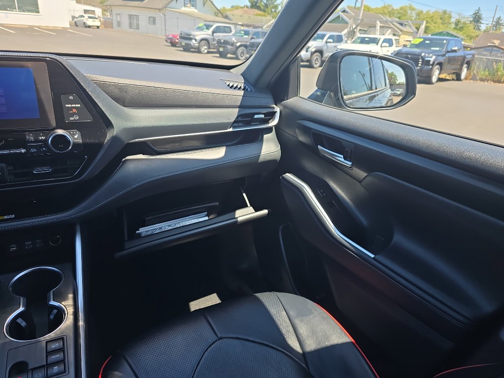 Certified 2023 Toyota Highlander XSE image 24