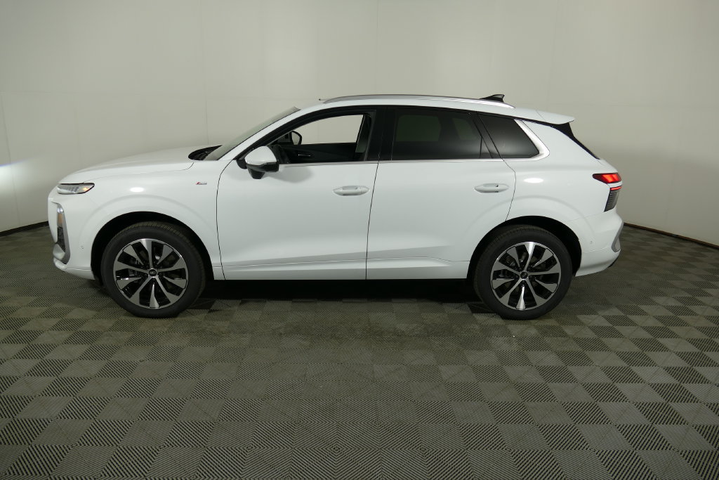 New 2026 Audi Q3 quattro 2.0T AWD/4WD image 6