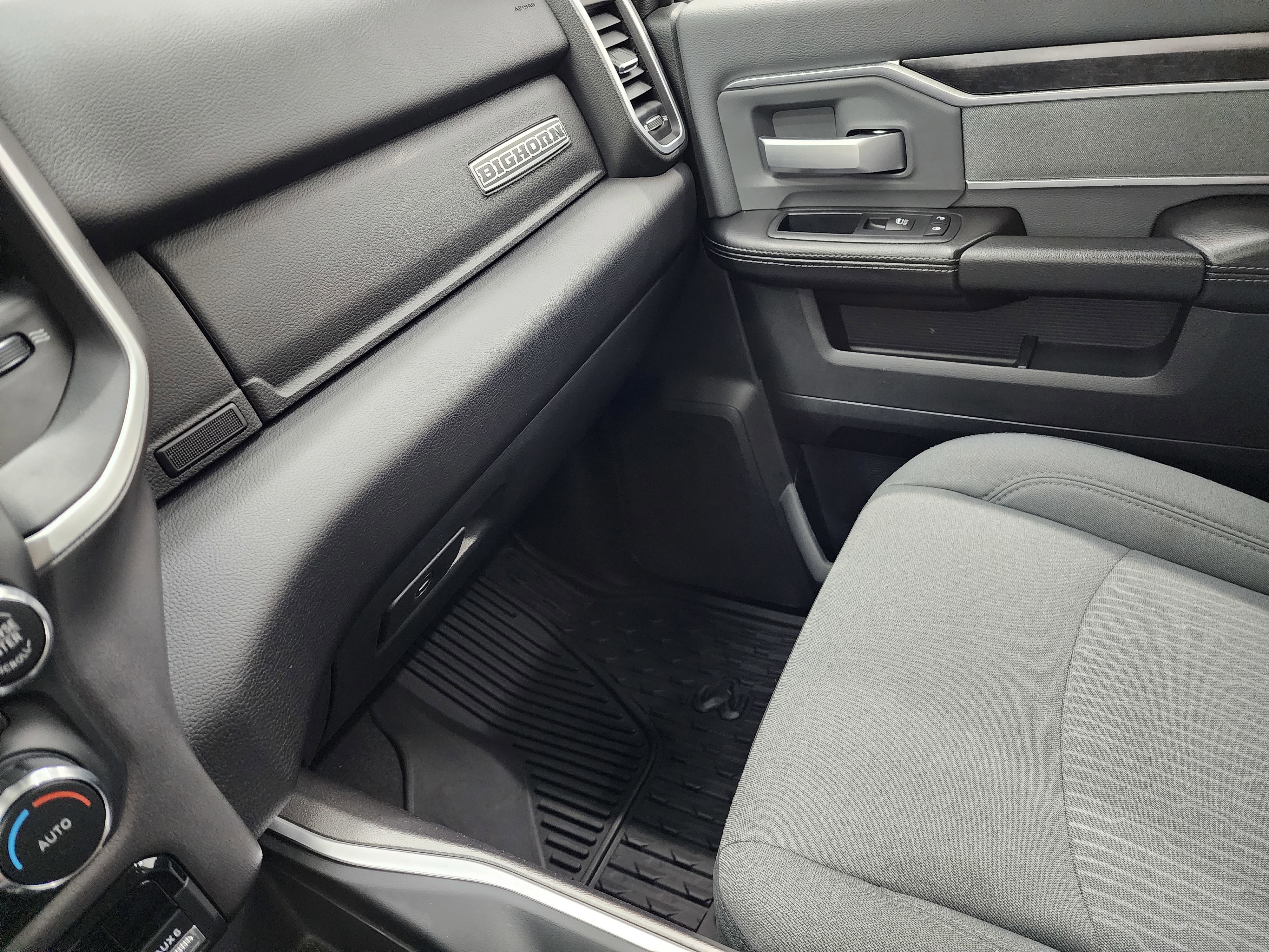 Used 2020 RAM 2500 Big Horn w/ Level 2 Equipment Group image 13