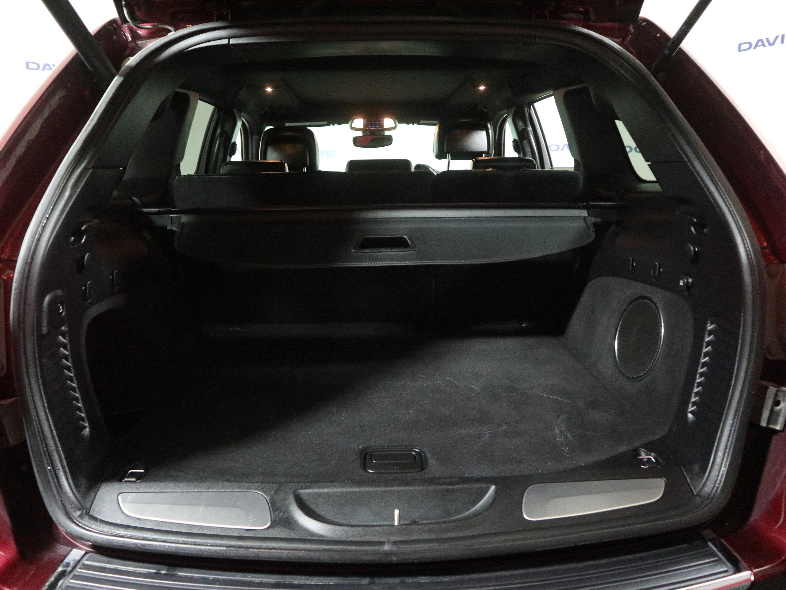 Used 2020 Jeep Grand Cherokee Overland image 8