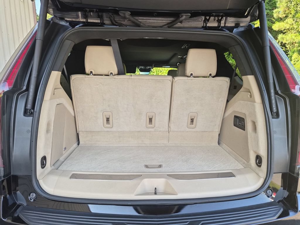Certified 2024 Cadillac Escalade Premium Luxury RWD image 31