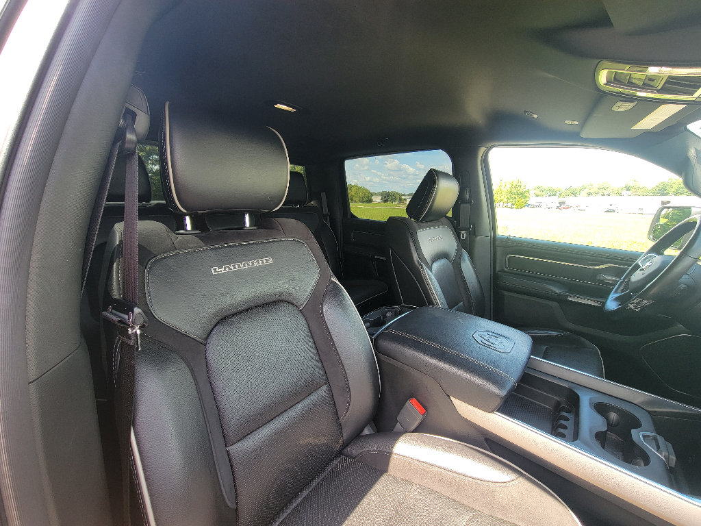 Used 2019 RAM 1500 Laramie w/ Sport Appearance Package AWD/4WD image 32