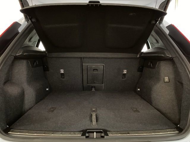 Used 2025 Volvo XC40 B5 Plus AWD/4WD image 88