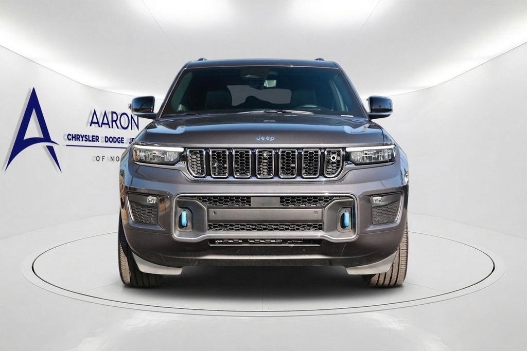 Used 2023 Jeep Grand Cherokee Overland w/ Advanced Protech Group III AWD/4WD image 4