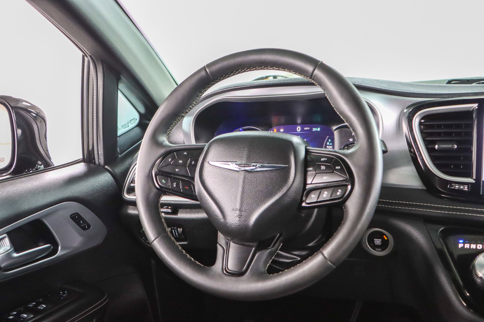 Used 2022 Chrysler Pacifica Touring-L w/ S Appearance Package image 12