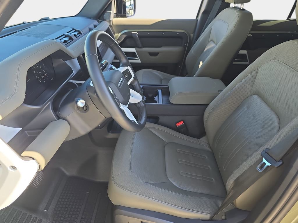 Used 2021 Land Rover Defender 110 SE image 18