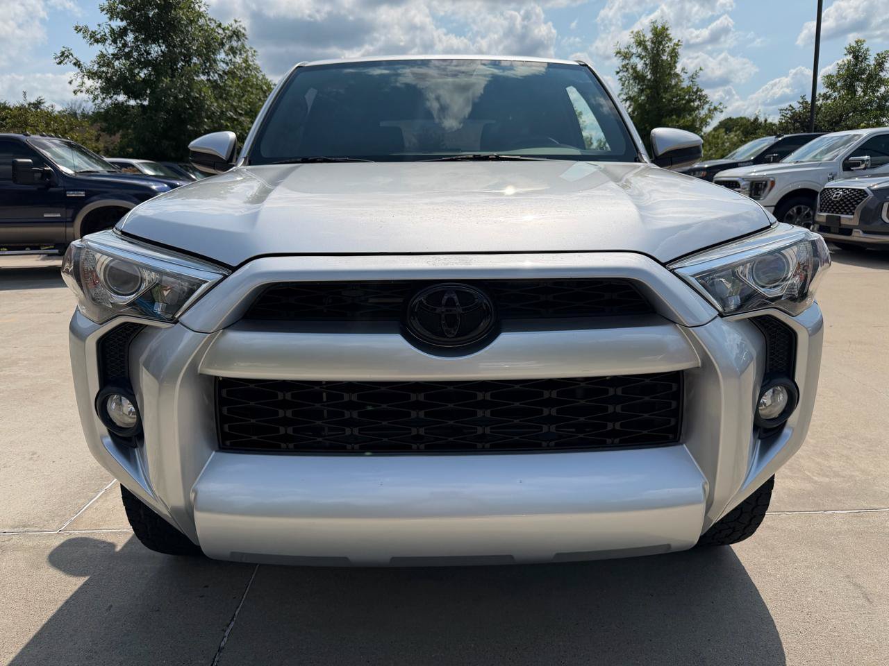 Used 2019 Toyota 4Runner SR5 RWD image 2