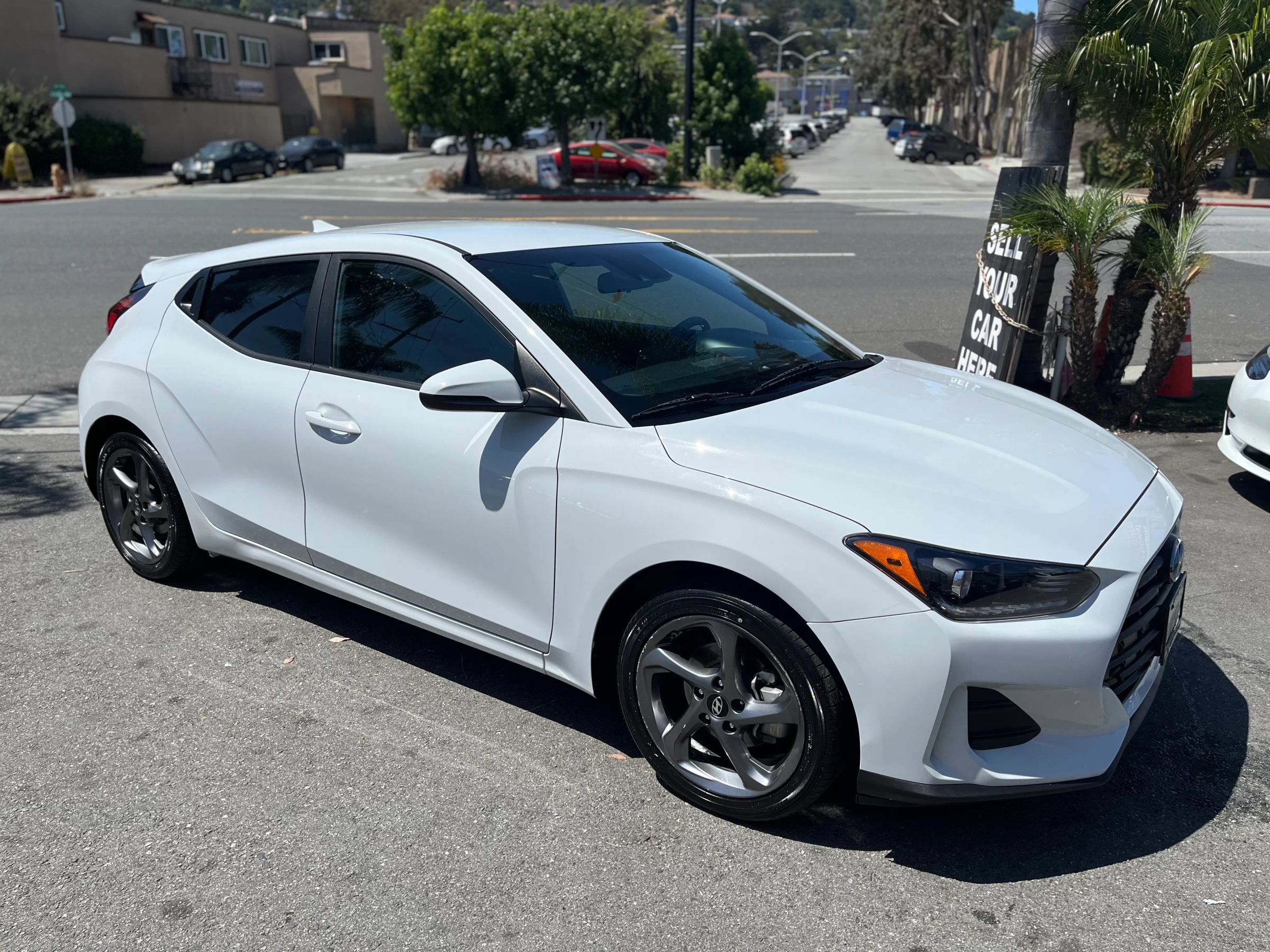 Used 2019 Hyundai Veloster 2.0 FWD image 1