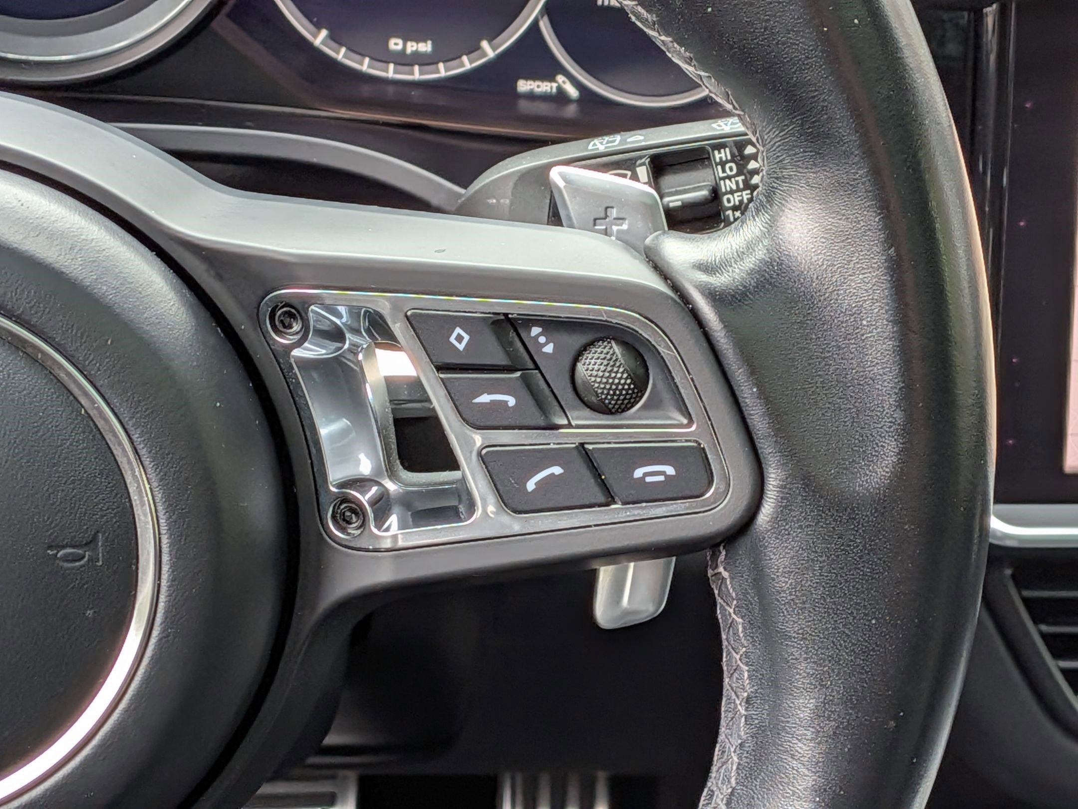 Used 2021 Porsche Cayenne Turbo image 21