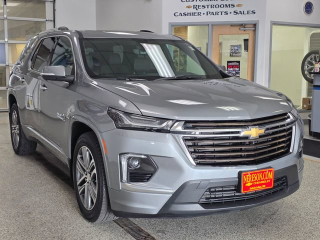 Used 2024 Chevrolet Traverse High Country AWD/4WD image 3