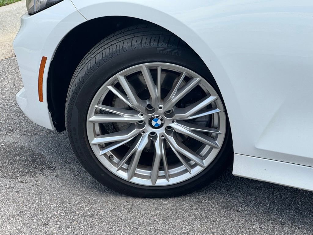 Used 2023 BMW 330i Sedan w/ Driving Assistance Package image 11