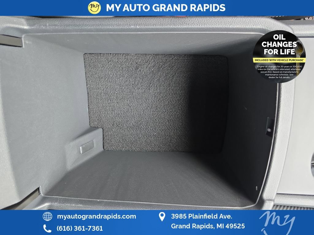 Used 2023 Volkswagen Atlas Cross Sport SE image 28