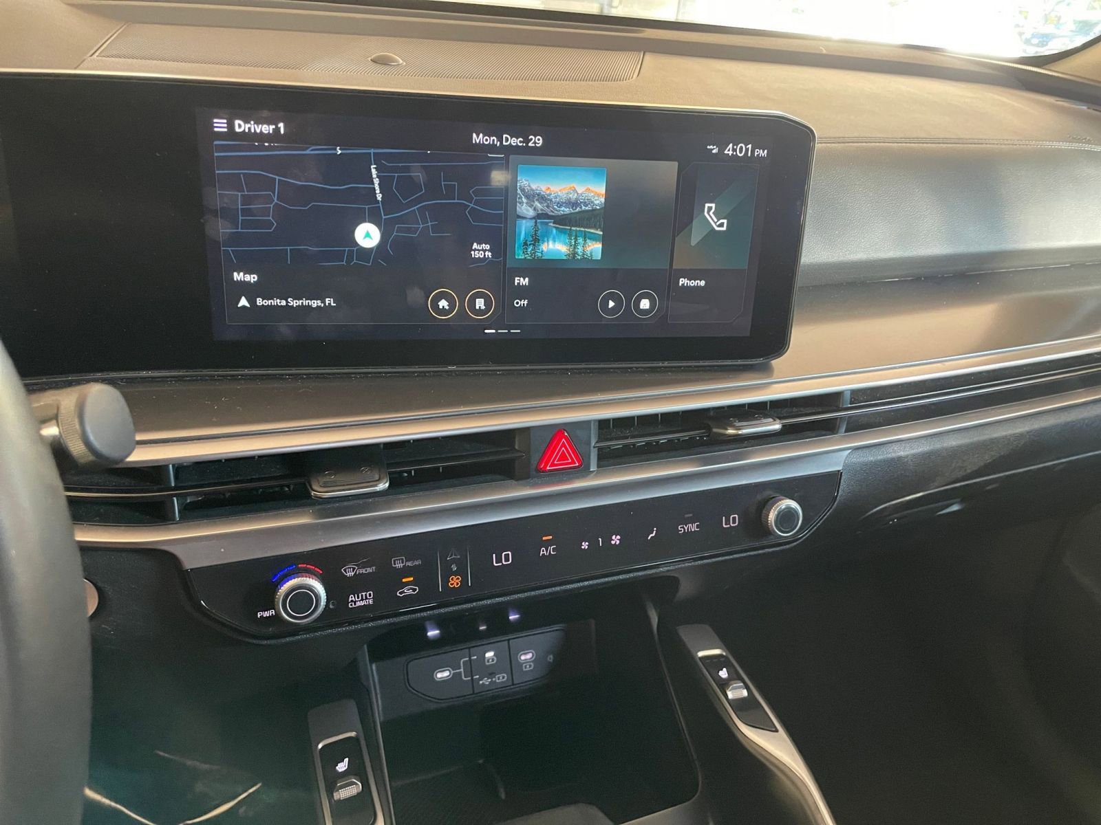 Used 2024 Kia Sorento S image 20