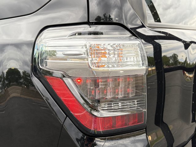 Used 2024 Toyota 4Runner TRD Off-Road Premium w/ Moonroof Package AWD/4WD image 37