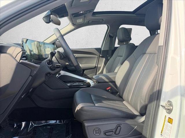 Certified 2025 Audi Q5 Premium w/ Convenience Package AWD/4WD image 17