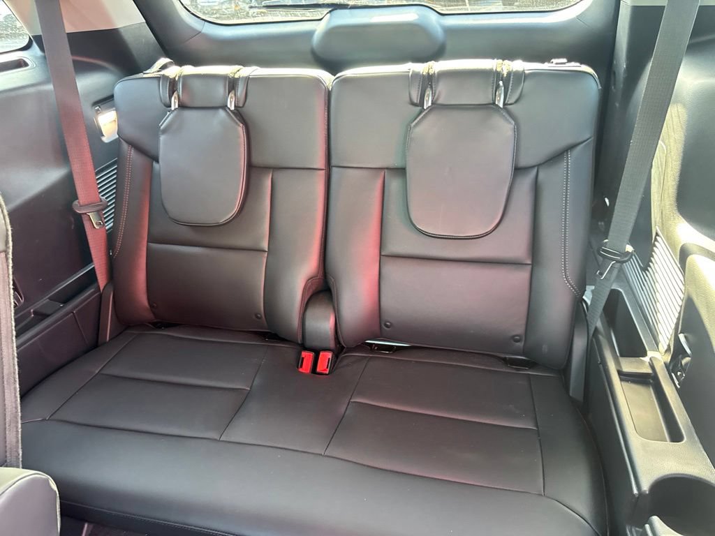 Used 2023 Ford Explorer XLT w/ Equipment Group 202A AWD/4WD image 33
