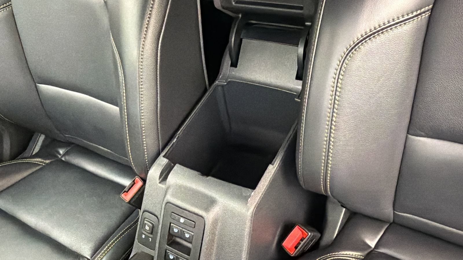 Used 2025 Ford Bronco Badlands image 27