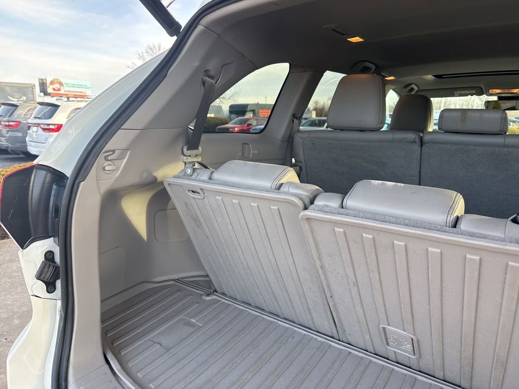 Used 2018 Toyota Highlander XLE image 38