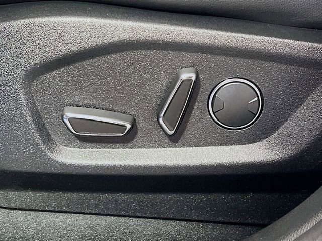 Used 2018 Ford Edge Titanium image 13