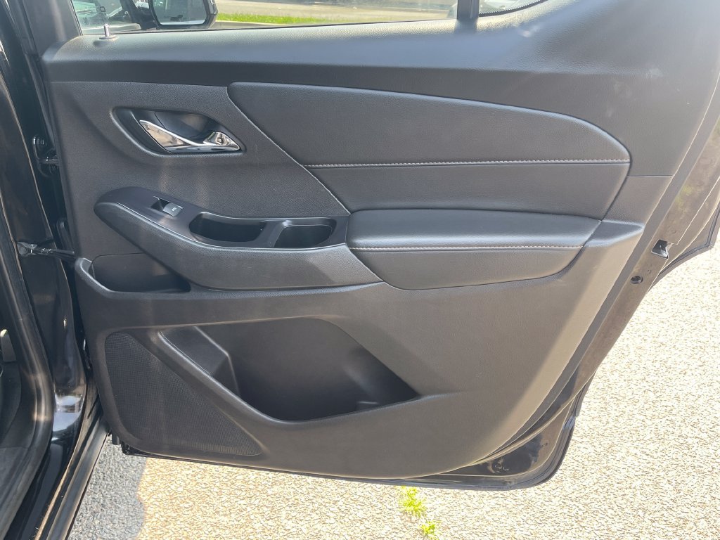 Used 2019 Chevrolet Traverse LS AWD/4WD image 27