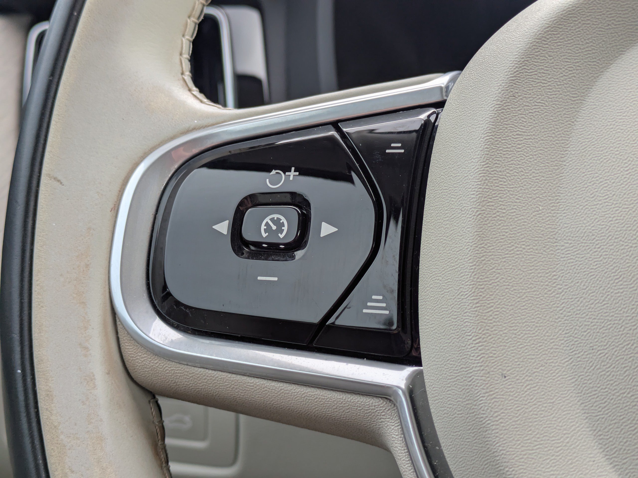 Used 2018 Volvo XC60 T5 Inscription w/ Convenience Package AWD/4WD image 26