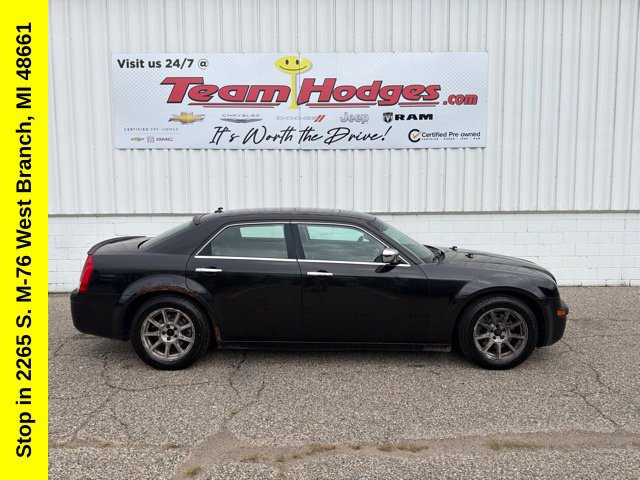Used 2010 Chrysler 300 C RWD image 6