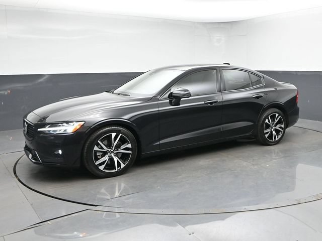 Used 2025 Volvo S60 B5 Plus AWD/4WD image 4