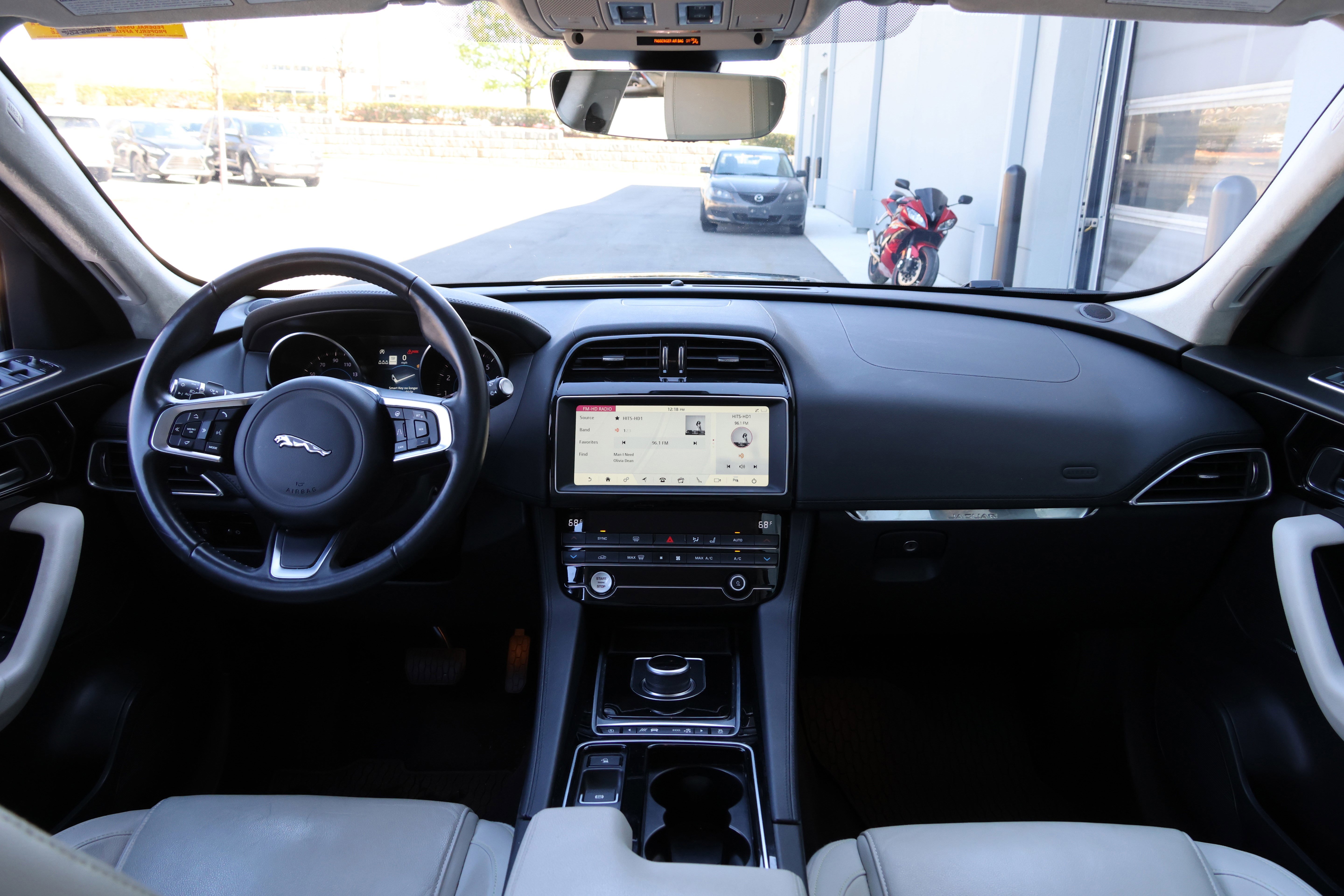 Used 2020 Jaguar F-PACE Prestige image 16