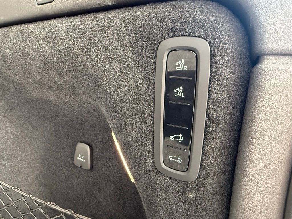 New 2025 Volvo EX90 Ultra AWD/4WD image 30