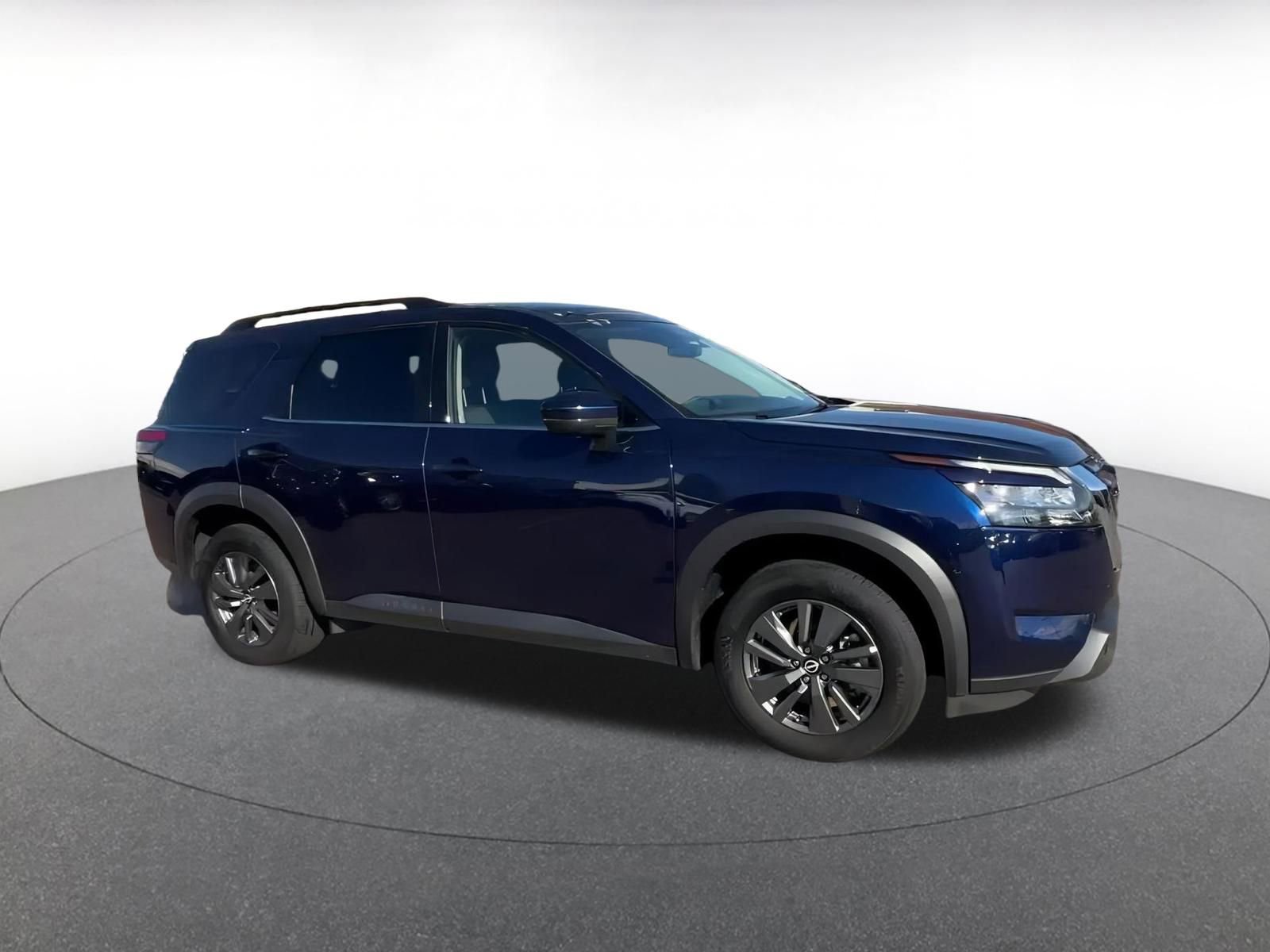 Used 2025 Nissan Pathfinder SV video 2