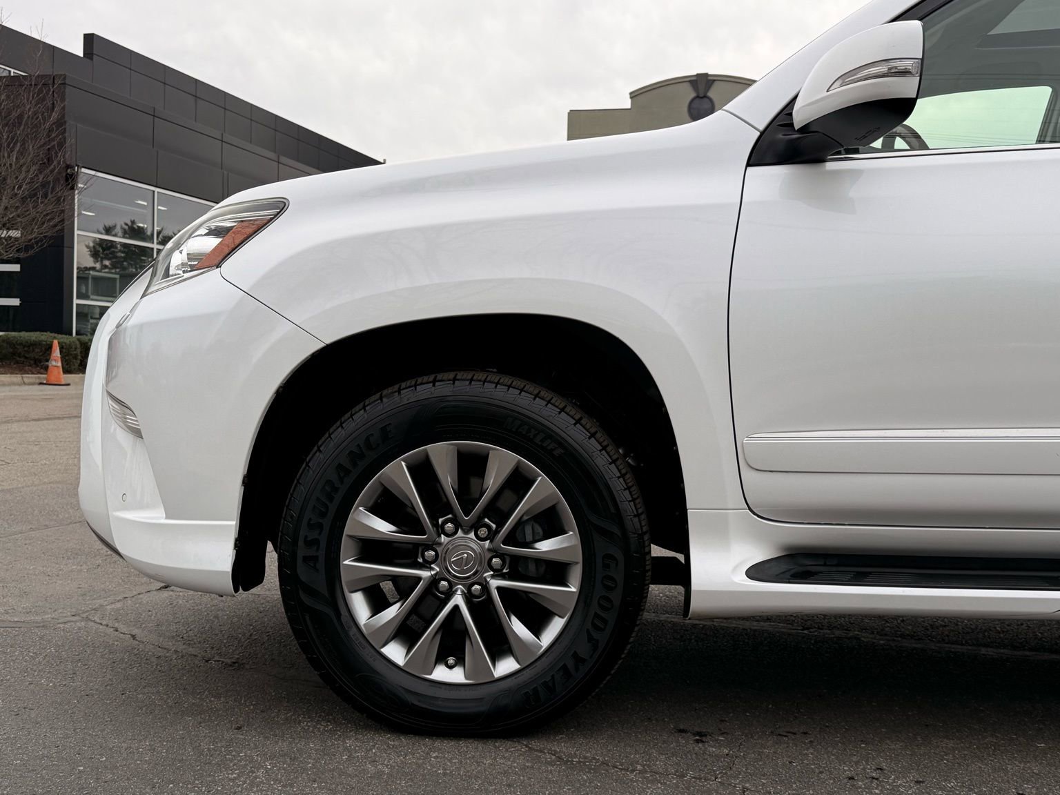 Used 2016 Lexus GX 460 Luxury w/ Preferred Accessory Package image 10