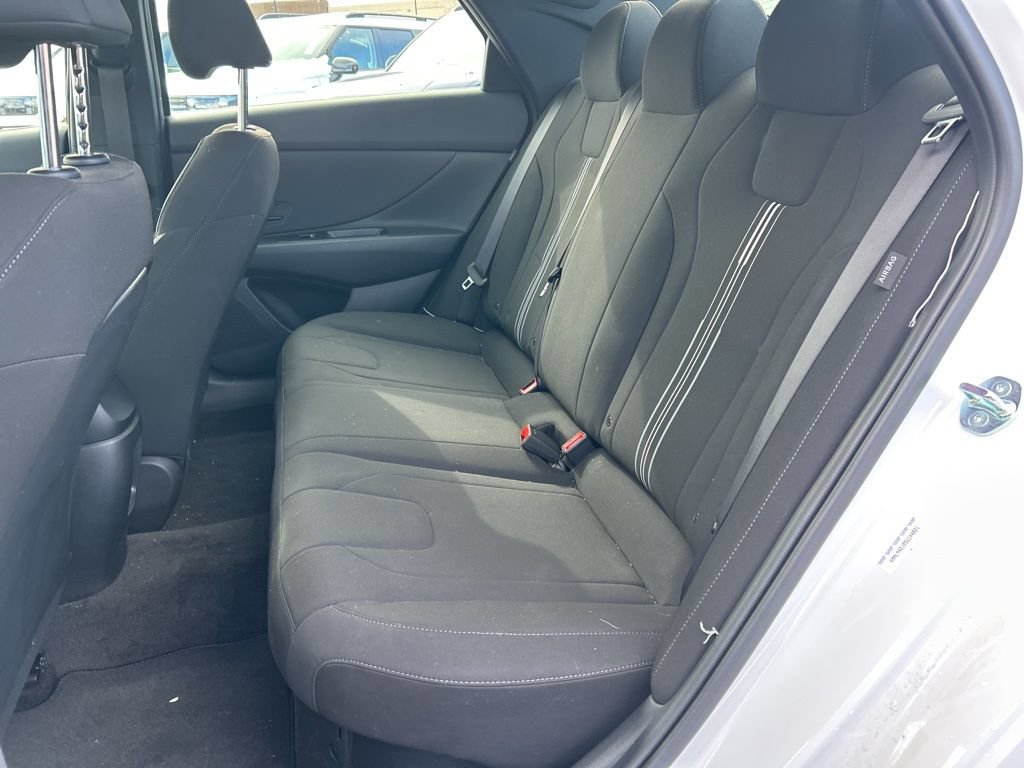 Used 2025 Hyundai Elantra SEL FWD image 22