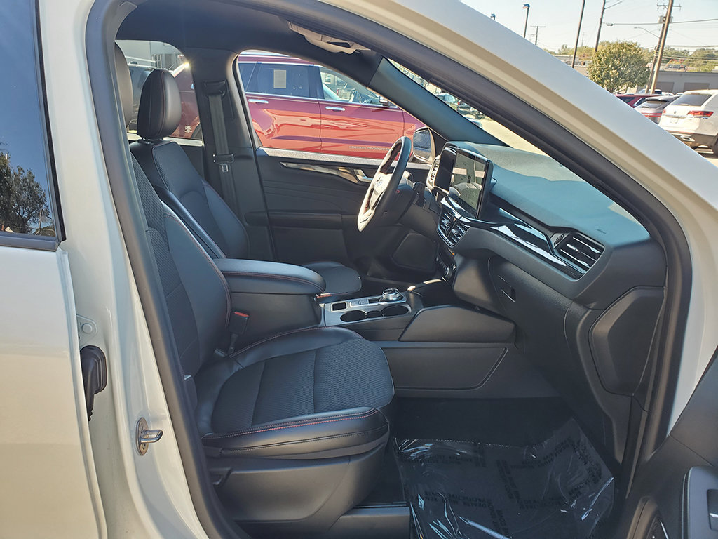 Certified 2023 Ford Escape ST-Line w/ Tech Pack #1 AWD/4WD image 21