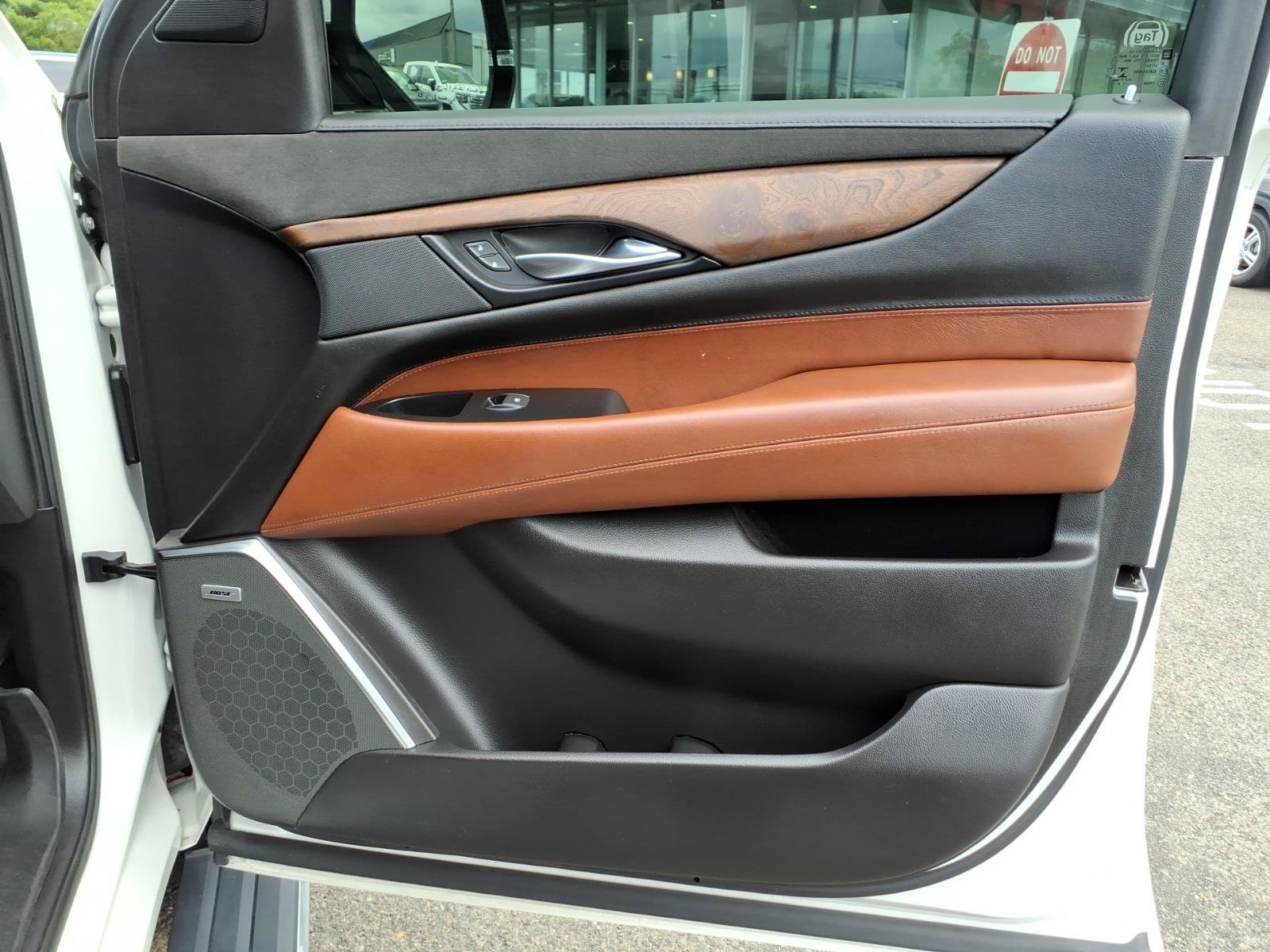Used 2019 Cadillac Escalade Premium Luxury AWD/4WD image 33