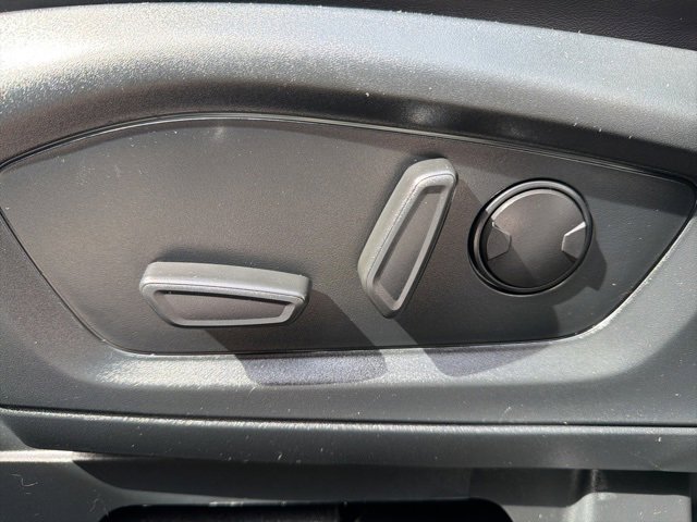 Used 2023 Ford Explorer XLT w/ Equipment Group 202A image 11