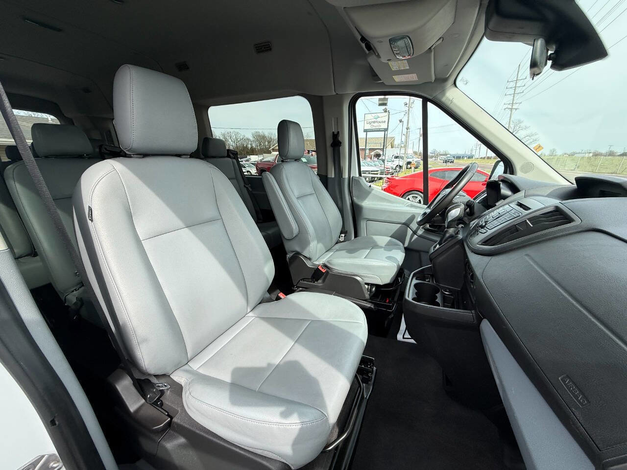 Used 2016 Ford Transit 350 XL image 9