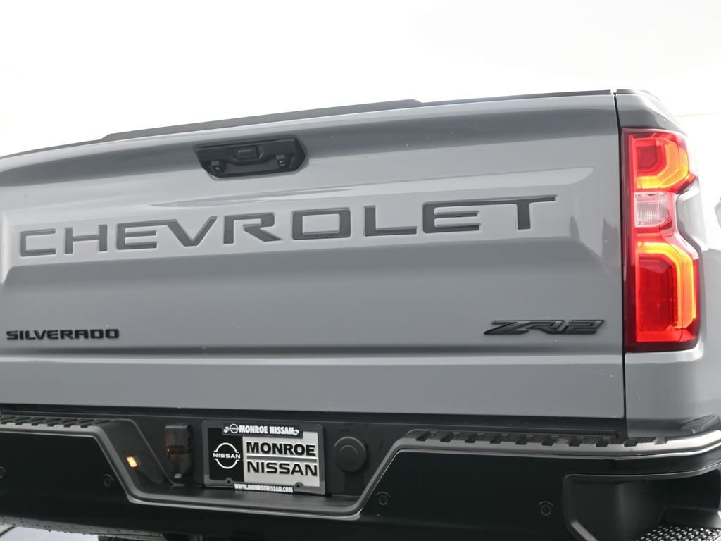 Used 2025 Chevrolet Silverado 1500 ZR2 w/ Dark Appearance Package image 11