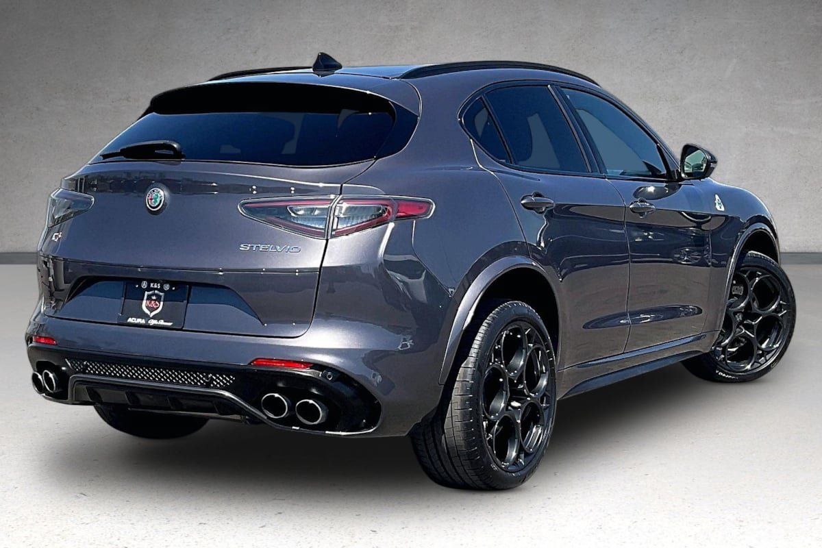 Used 2024 Alfa Romeo Stelvio Quadrifoglio w/ Active Assist Plus Package AWD/4WD image 35