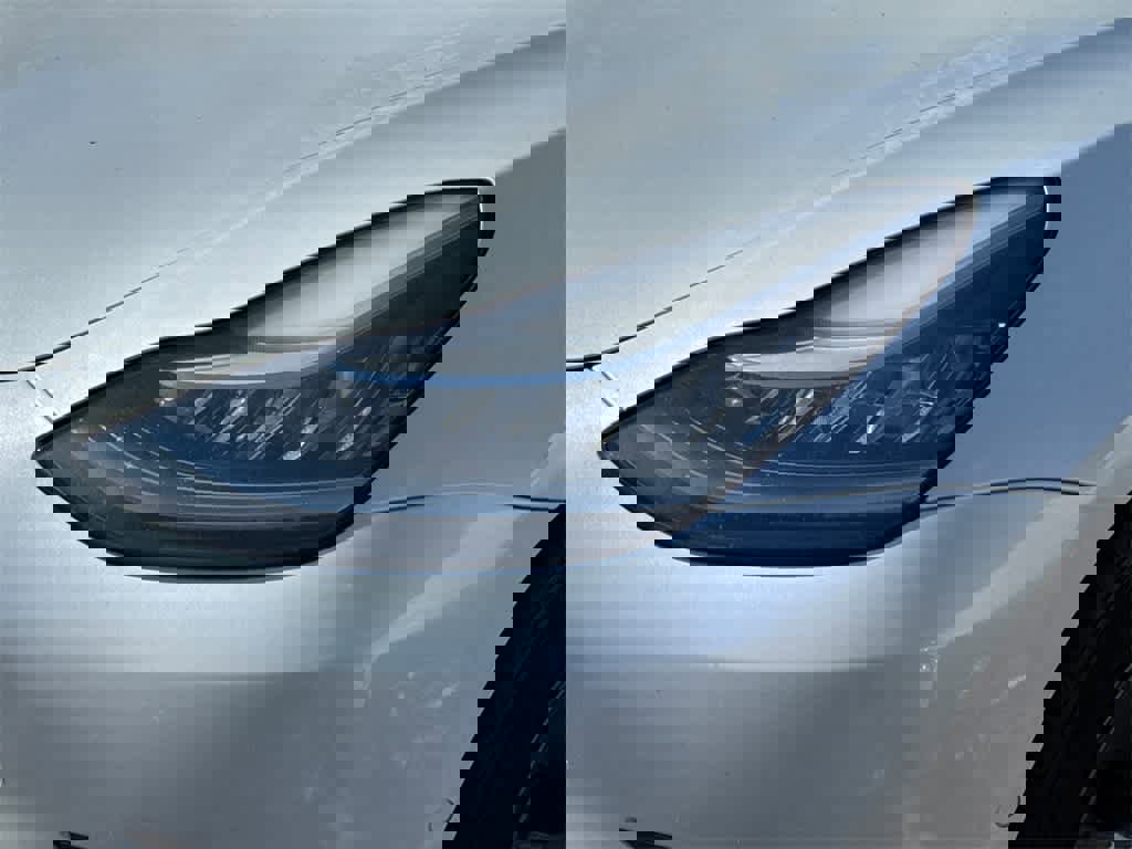 Used 2020 Tesla Model 3 Standard Range image 10