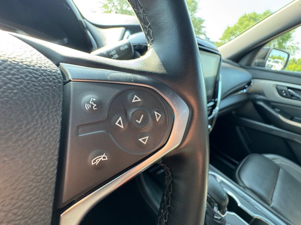 Used 2023 Chevrolet Traverse LT AWD/4WD image 33