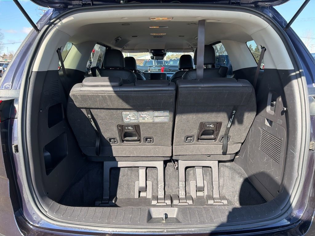 Used 2024 Kia Carnival LX image 26
