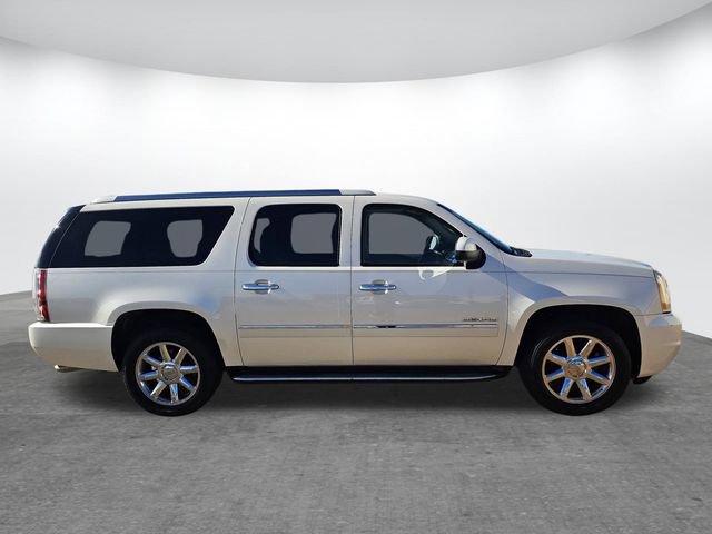 Used 2013 GMC Yukon XL Denali image 3