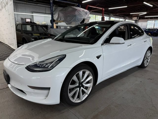 Used 2020 Tesla Model 3 Standard Range Plus RWD image 1