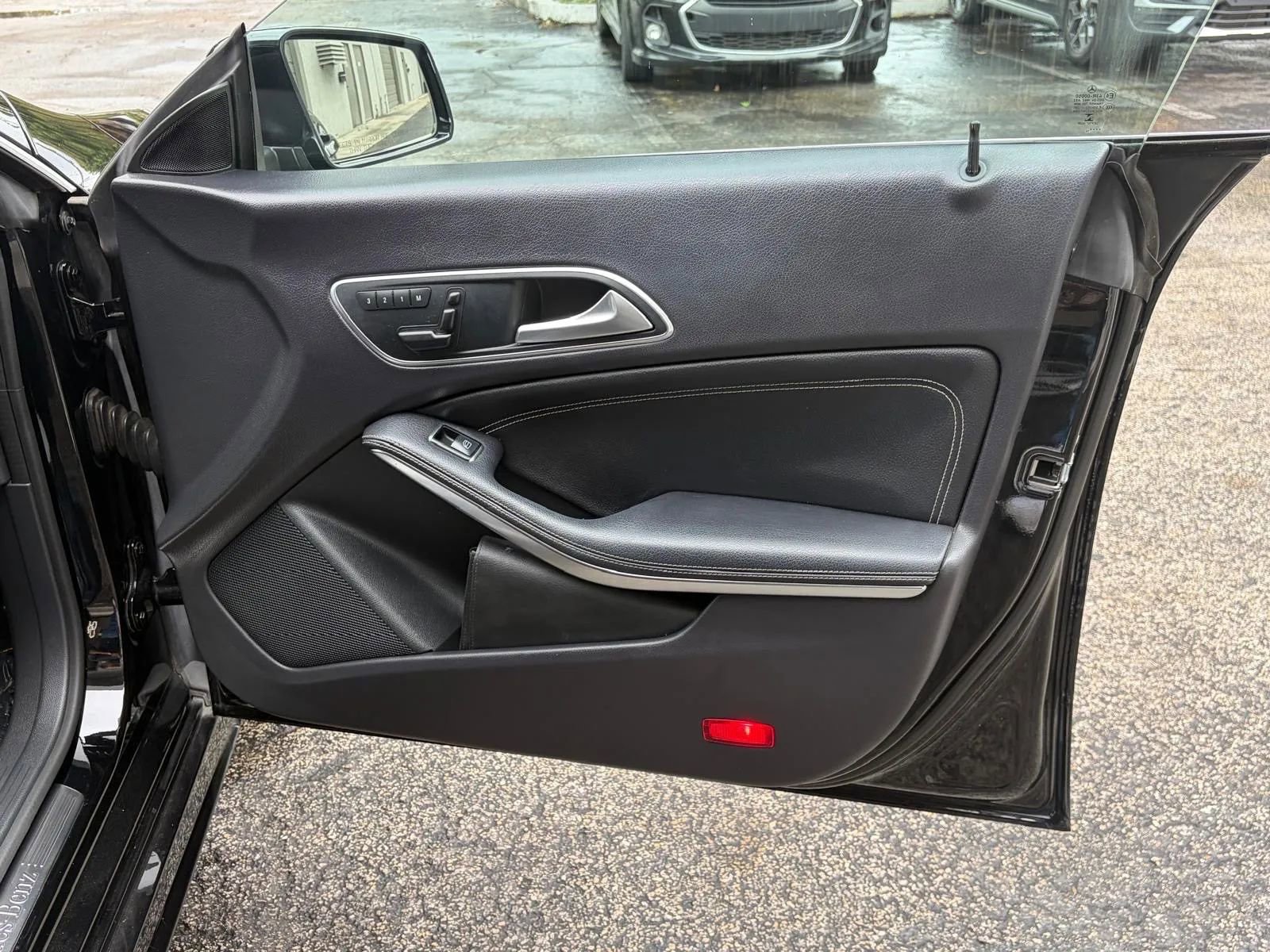Used 2014 Mercedes-Benz CLA 250 w/ Sport Package image 22